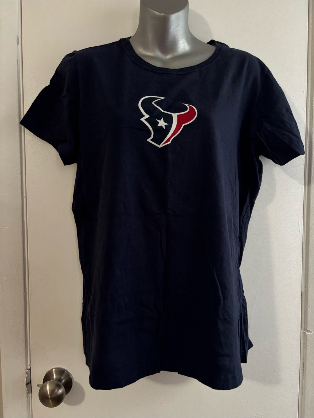Nikes Women’s Houston Texans Navy Logo Tee